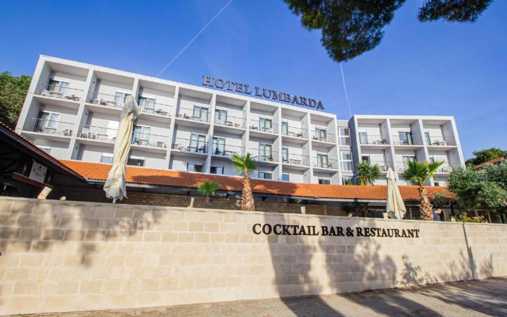 Hotel Lumbarda Exterior foto