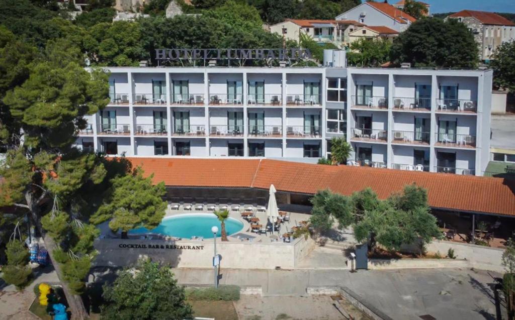 Hotel Lumbarda Exterior foto