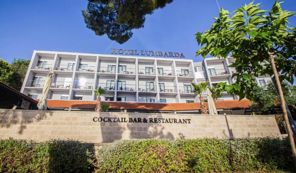 Hotel Lumbarda Exterior foto